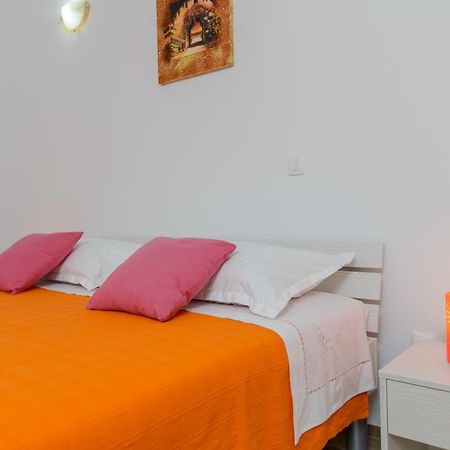 Apartments Bava Trogir Bagian luar foto