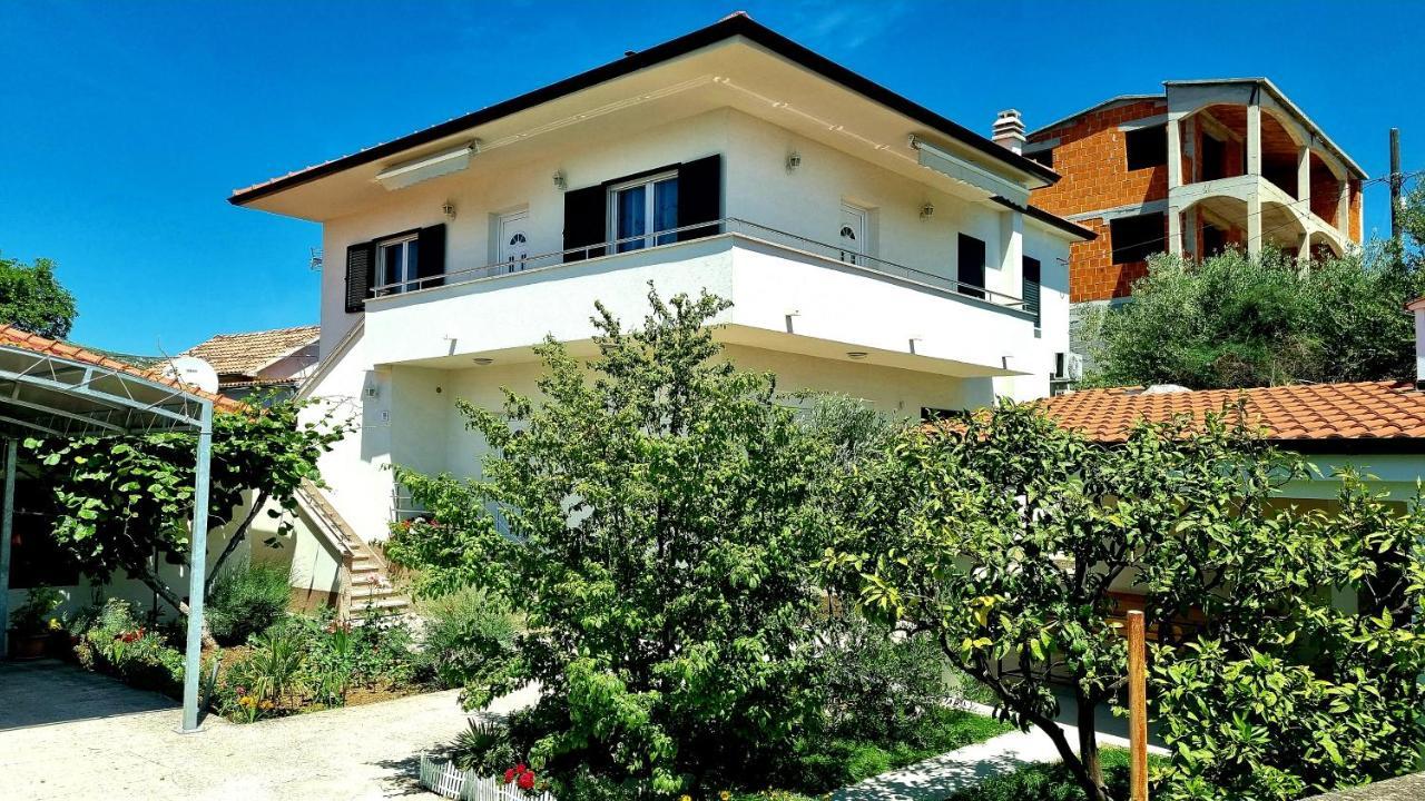 Apartments Bava Trogir Bagian luar foto