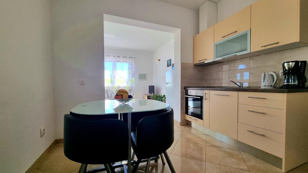 Apartments Bava Trogir Bagian luar foto