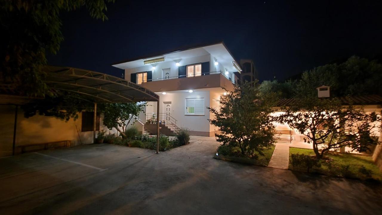 Apartments Bava Trogir Bagian luar foto
