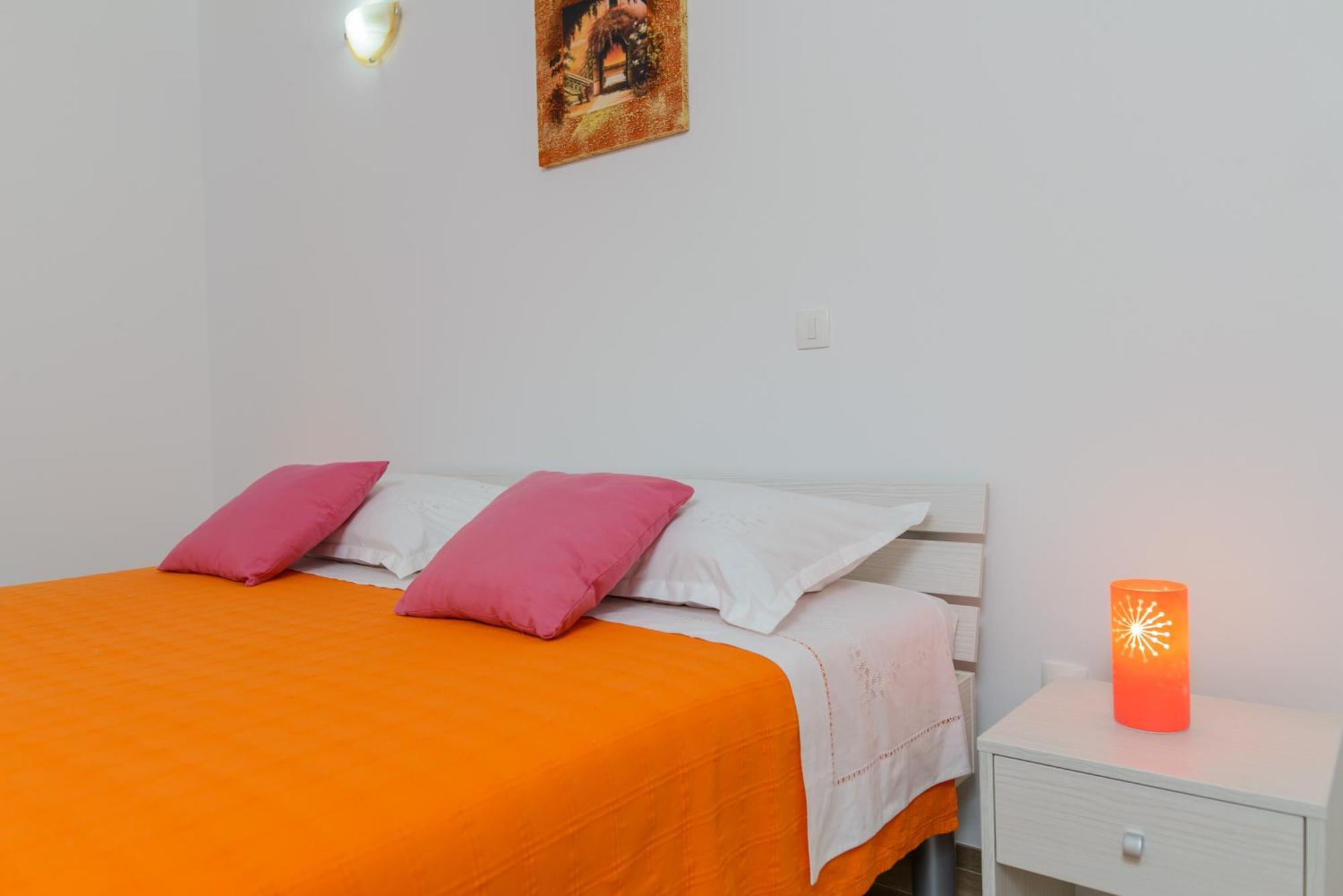 Apartments Bava Trogir Bagian luar foto